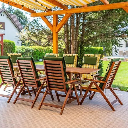 Lime Weekendhouse 1-2 * Balatonakarattya