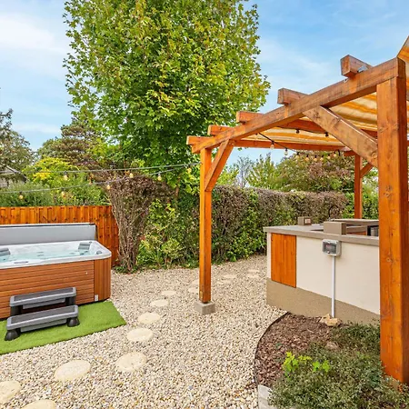 Lime Weekendhouse 1-2 Holiday home *