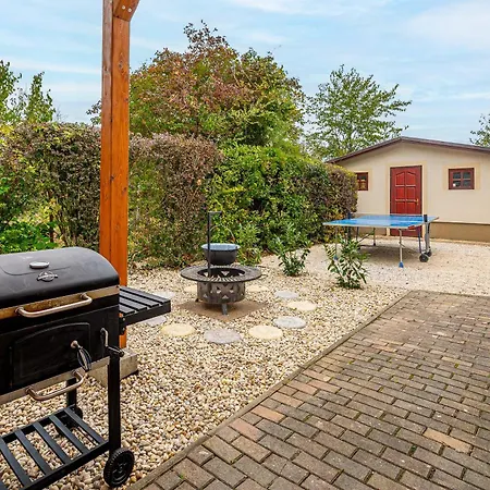 Lime Weekendhouse 1-2 Holiday home Balatonakarattya