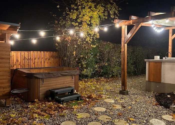 Lime Weekendhouse 1-2 בית נופש *